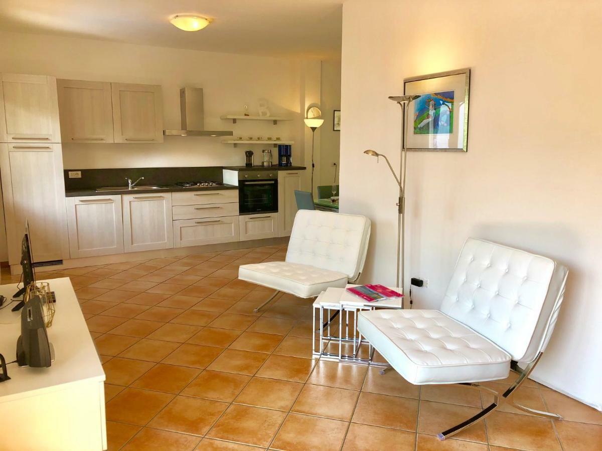 Residenza Ai Ronchi 1 2 6 Aparthotel Maccagno ภายนอก รูปภาพ